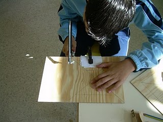 Una segueta o sierra de marquetería es una herramienta cuya función es  cortar o serrar